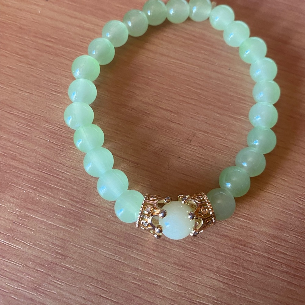 Elastic Jade Bracelet
